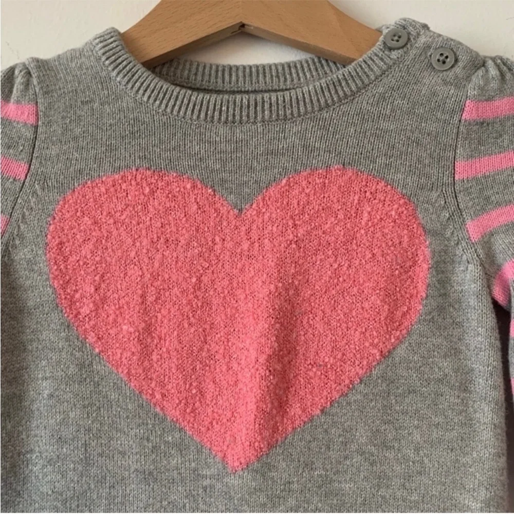 Gap heart print sweater one piece long sleeve jumpsuit. 3-6‎ Months